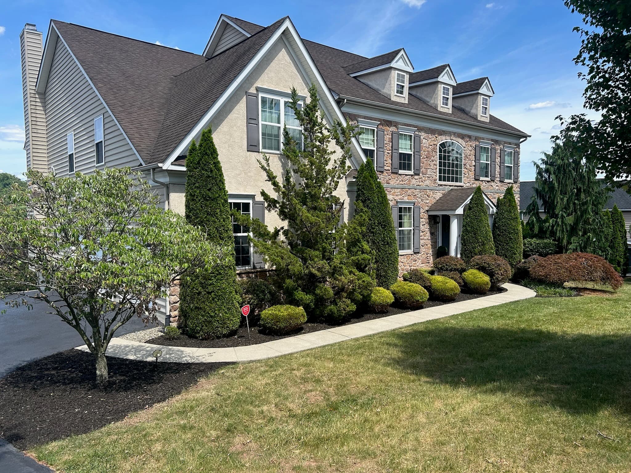 Landscaping in Pottstown, PA — finished beds, edging, mulch